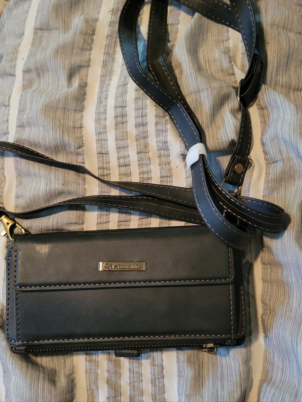 CaseMe Crossbody Phone Wallet in Black With Shoulder or Wrist Strap
